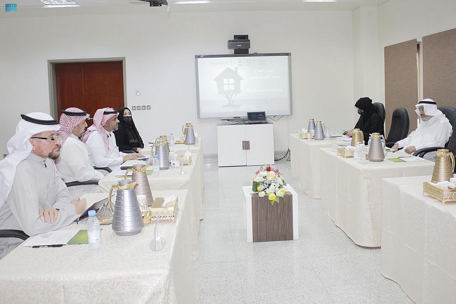 الوقف العلمي بجامعة الملك عبد العزيز يعقد اجتماعاً مع وزارة البيئة لدراسة مجالات التعاون